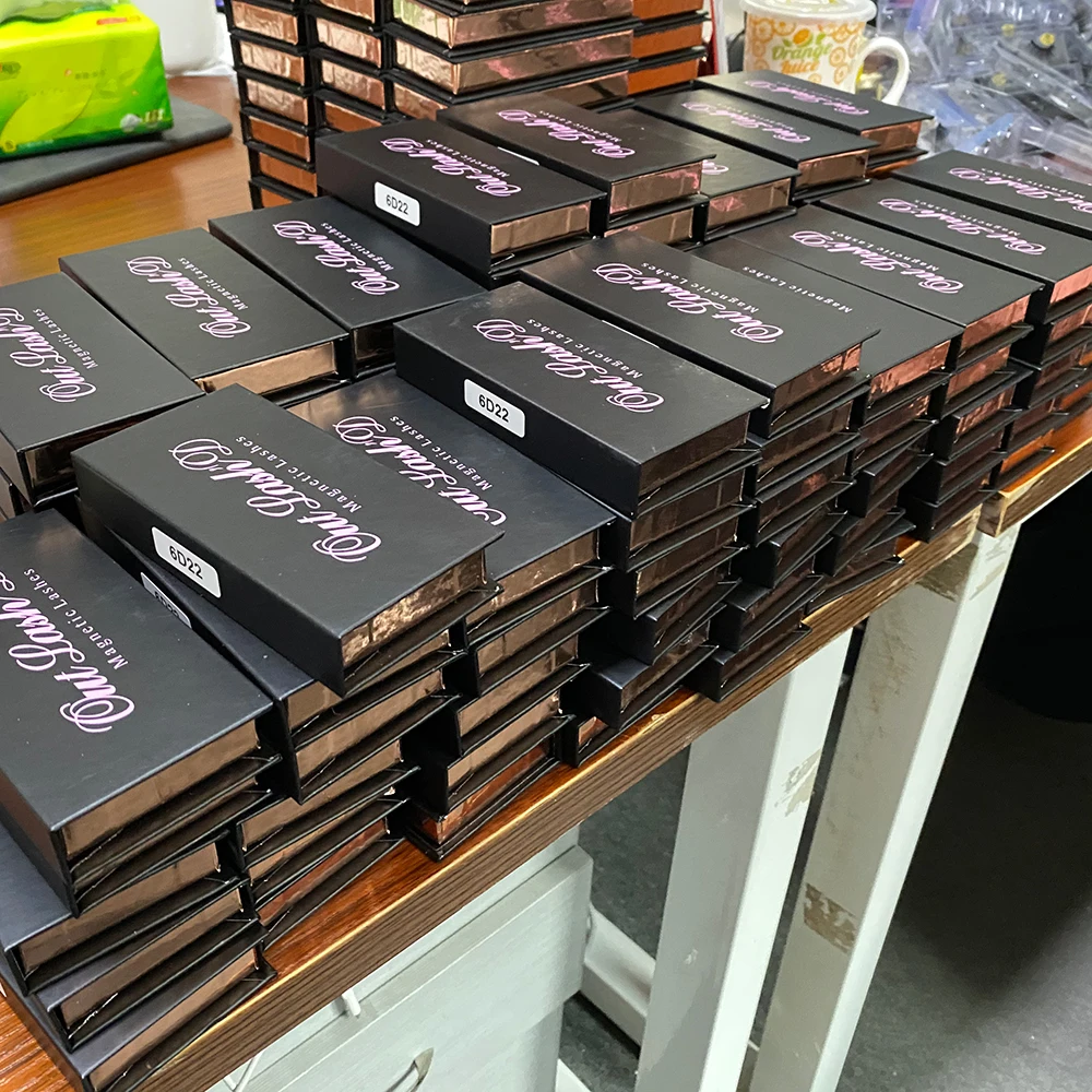 

Lashes3D Wholesale Mink Eyelashes Vendor 25MM Mink Full Strip Eye Lashes Customized Package 25 MM Dramatic Fluffy Mink Eyelashes