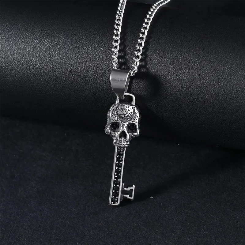 

New Design Stainless Steel Skull Necklace Black Crystal Rhinestone Key Skull Pendant Necklace For Men, Picture shows