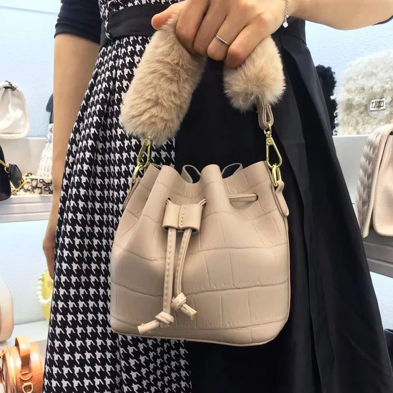 

Fashion Soft Leather Crocodile Pattern Women Bucket Bag Fur Hand Cover Ladies Hobo Shoulder Bags