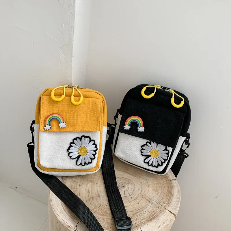 

2022 New Trendy Fashion Popular Unisex Small Daisy Shoulder Crossbody Messenger Canvas Bag, White, yellow, black