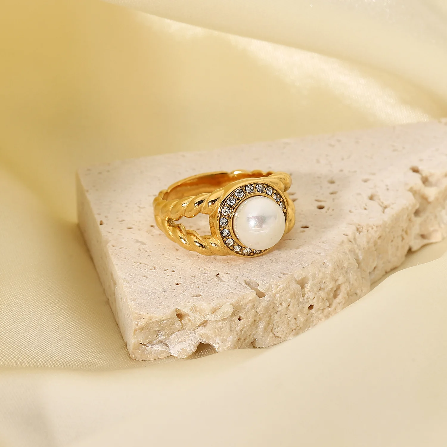 

INS Fashion trend double diamond pearl ring 18K gold plated stainless steel ring for women