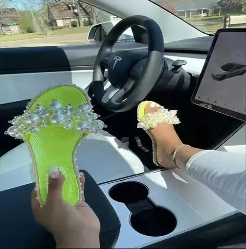 

2021 New arrival summer fashion beach slides women jelly shoes candy color round toe pearl flat non-slip women summer slippers, Four colors or customized