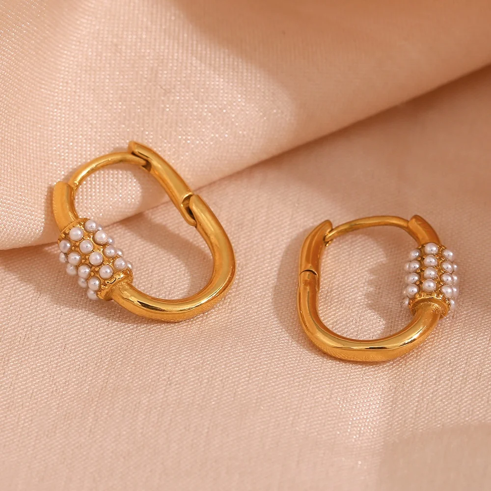 

Saint Valentin Gift U Shape Fashion Jewelry 18k Gold Plated Stainless Steel Pearl Huggies Earrings Jewelry Supplies