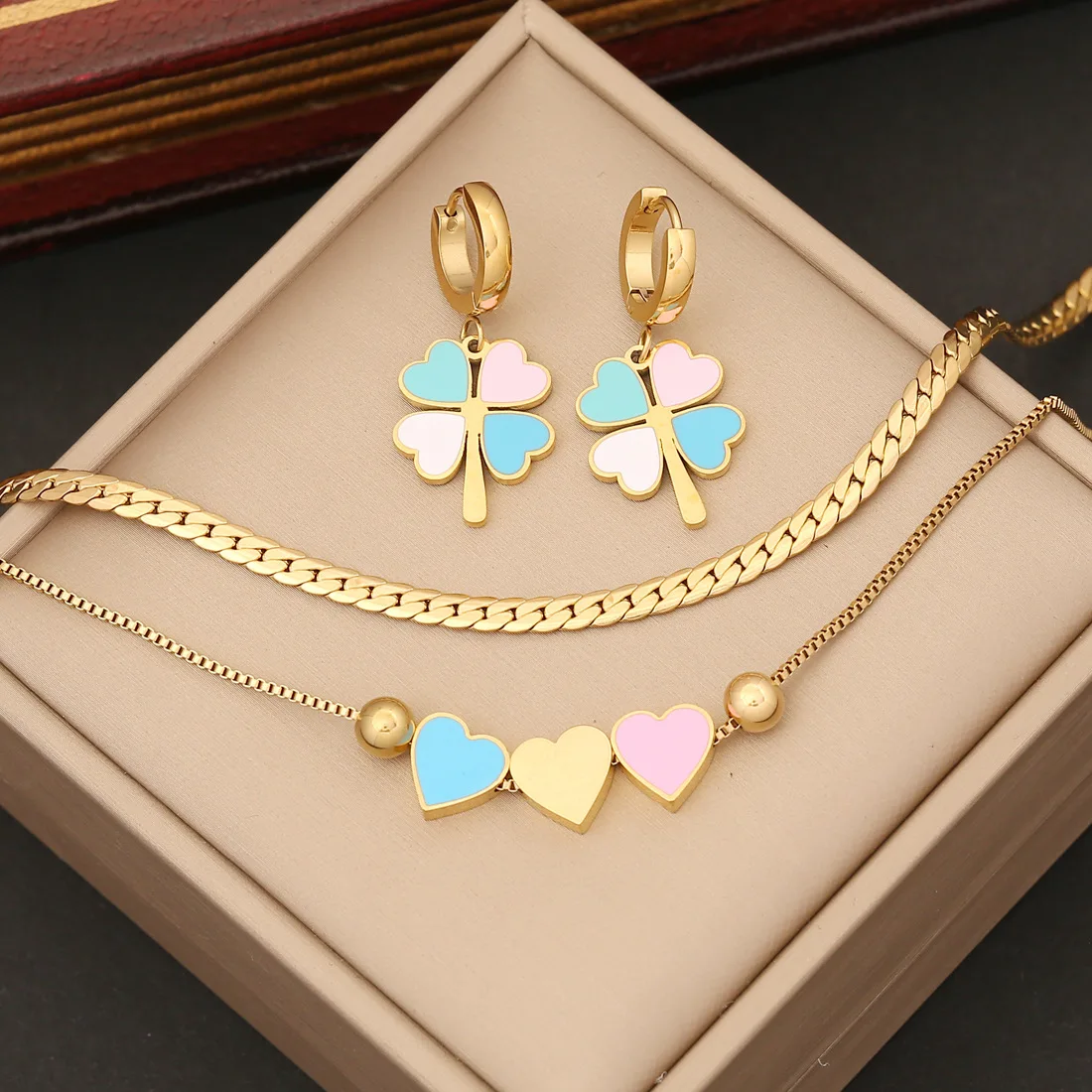 

2023 New Fashion Cute Stainless Steel 18k Real Gold Plated Heart Four Leaf Clover Jewelry Set For Women