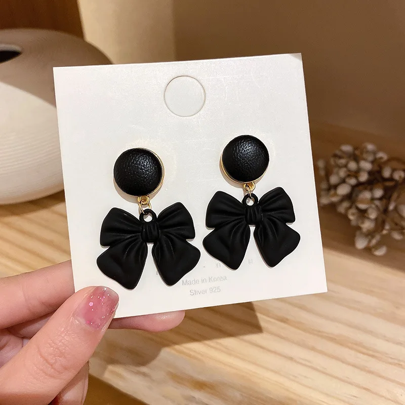 

fashion trendy wholesale bowknot black earrings for women