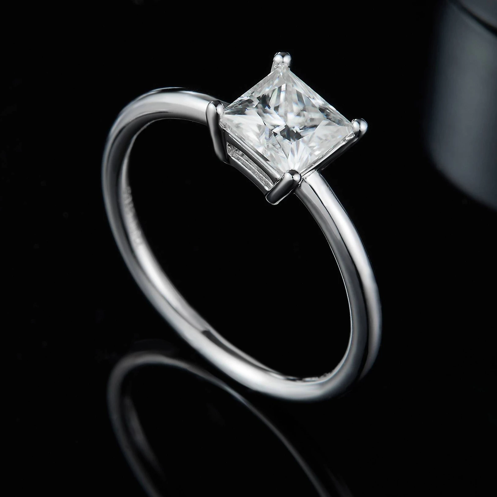 

925 Sterling Silver Wholesale Princess Cut 1 Carat GRA Jewelry Diamond Moissanite Ring