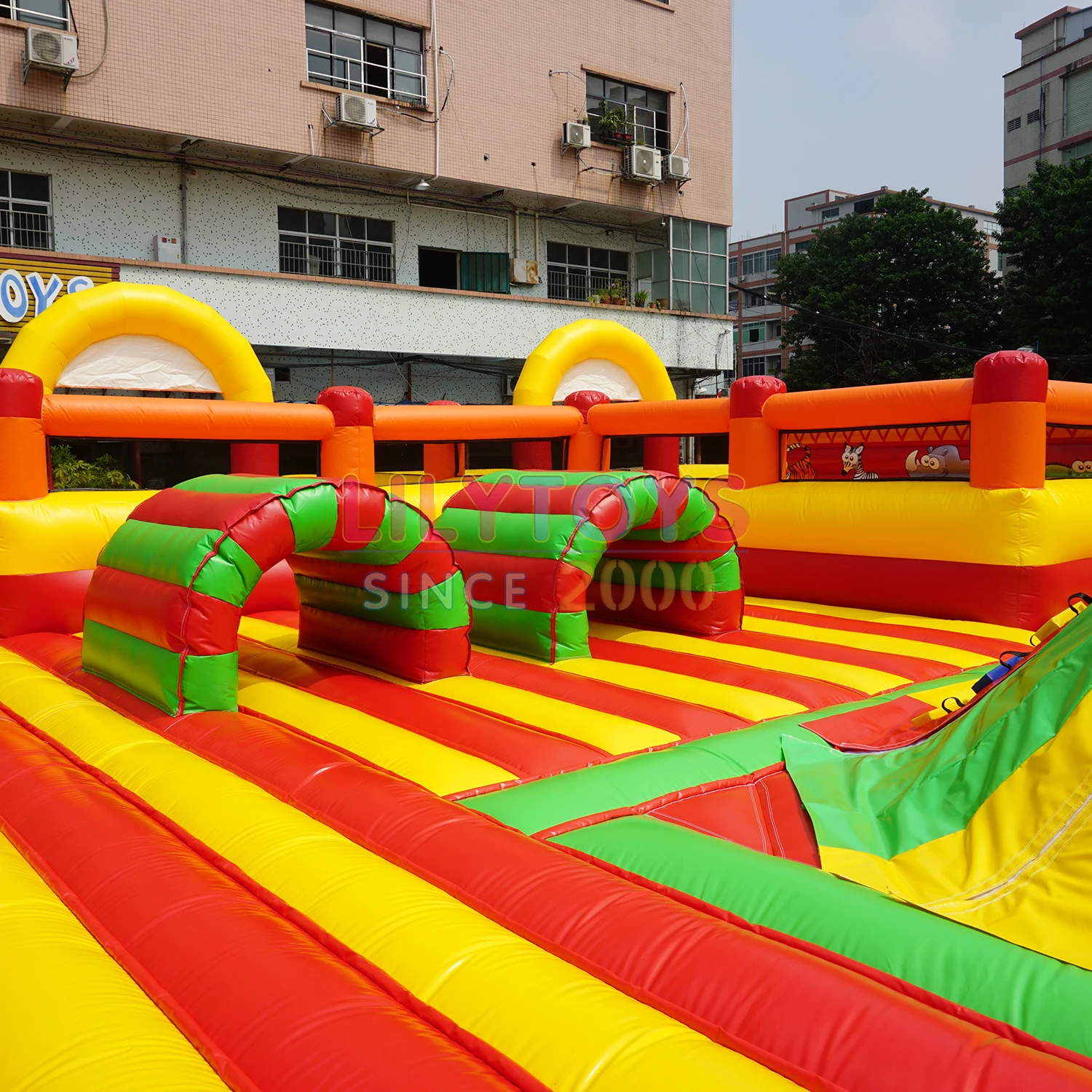 Giant Inflatable Playground Outdoor Bouncy Amusement Playground Games