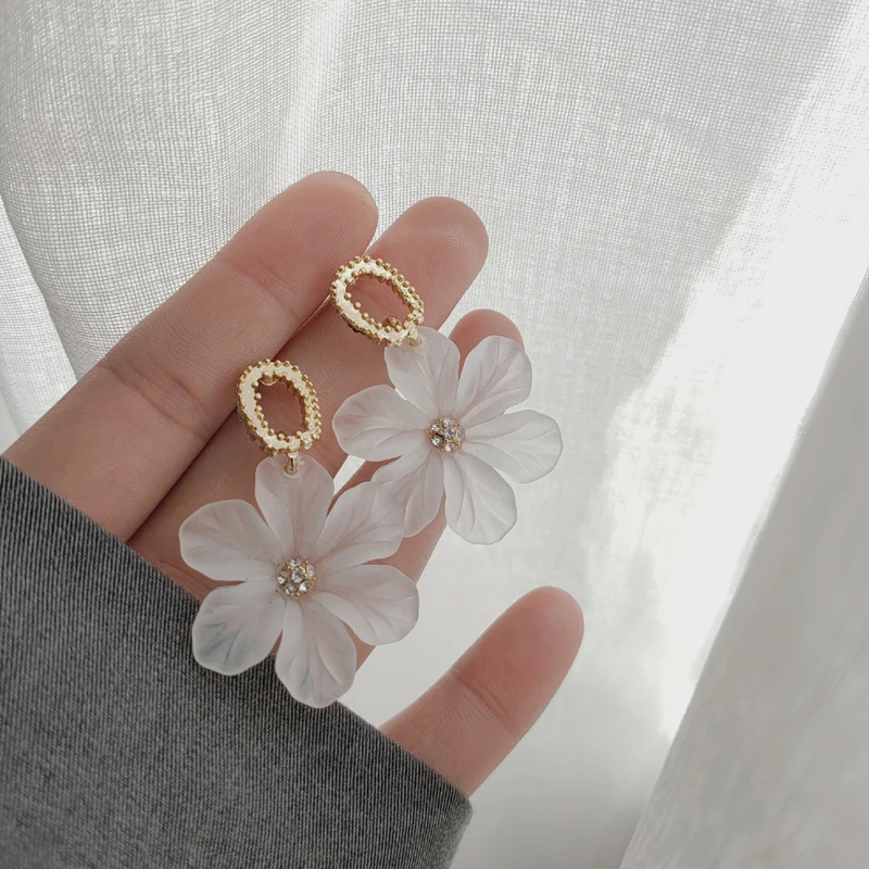 

Korean new style acrylic women's jewelry summer fresh simple wild flower earrings