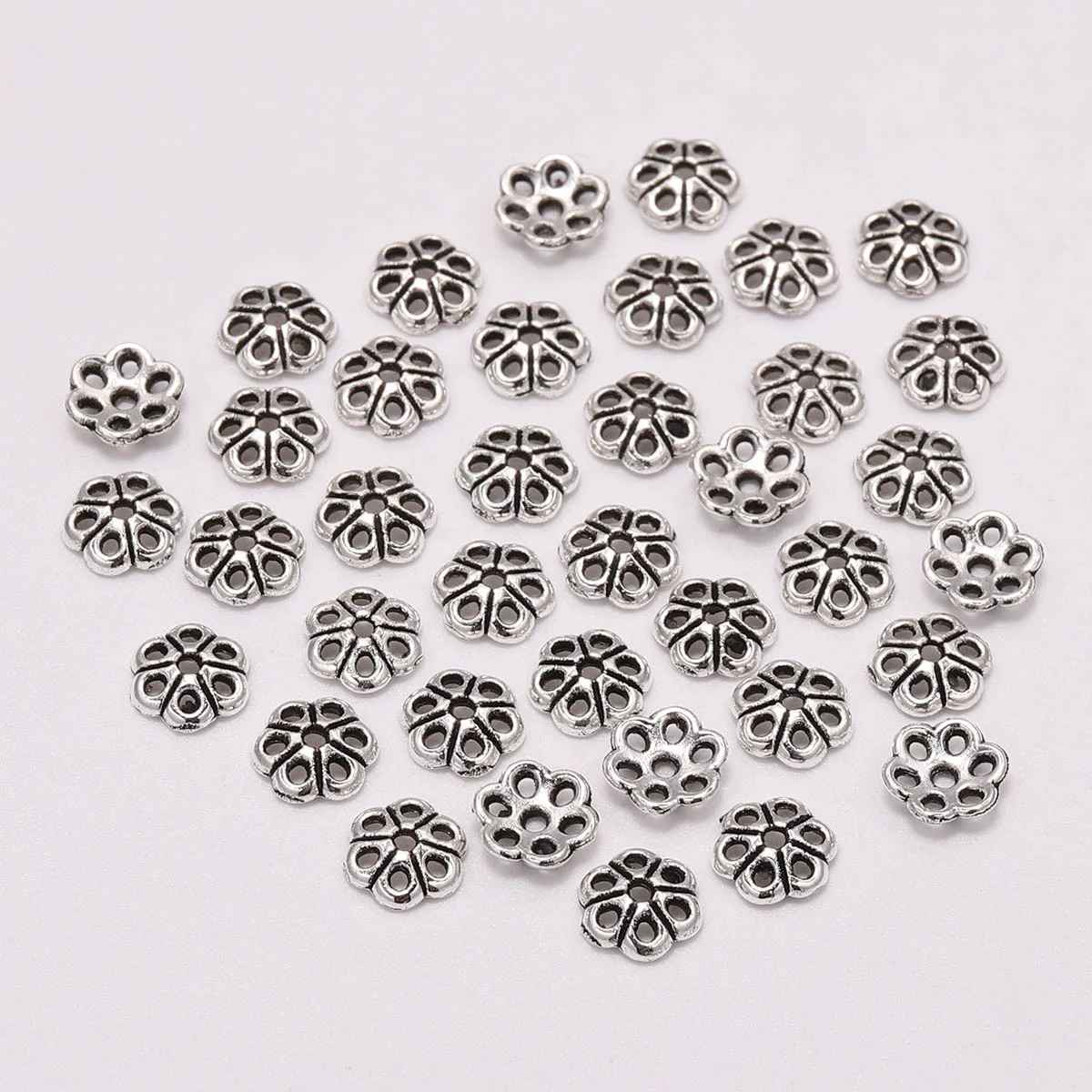 

100Pcs/Bag  Alloy Dot hollow Flower Pendant Flower Loose Bead Receptacle For DIY Earring Necklace Jewelry Accessories, Silver