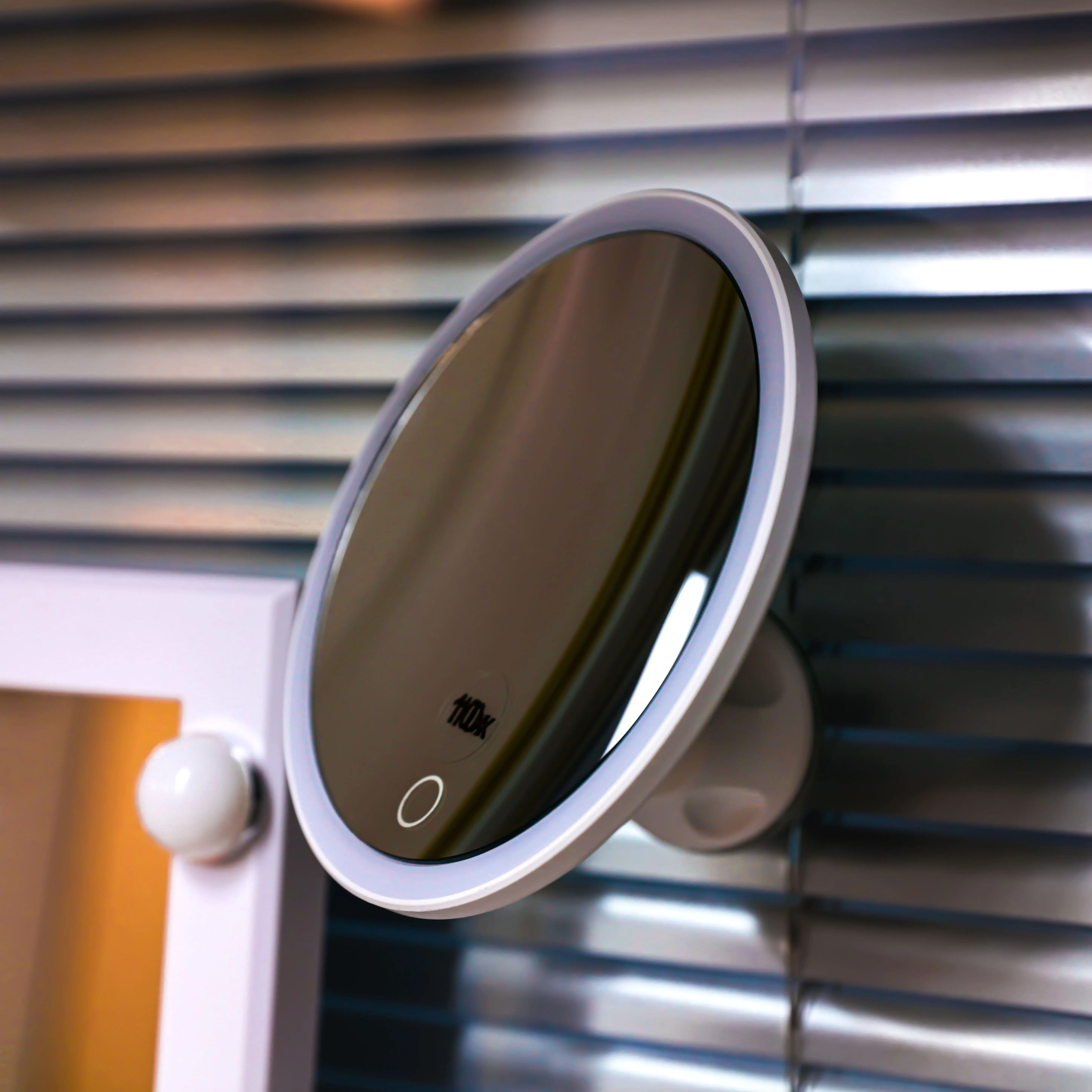 

Fashion New style LED wall lighting Cosmetic mirror Removable Makeup mirror strong Suction Cup makeup mirror