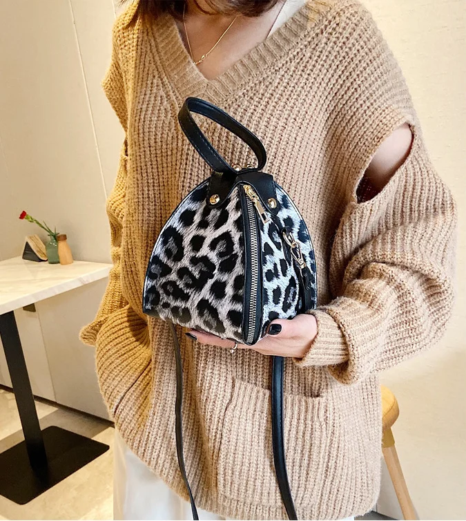 

Fashion personality triangle Handbag serpentine leopard pattern small handbags for women