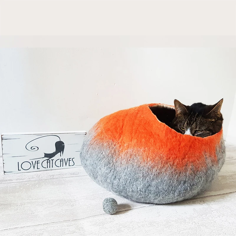 

Customizable Removable Cat Nest Handmade Organic Wool felt Cat Cave, Grey