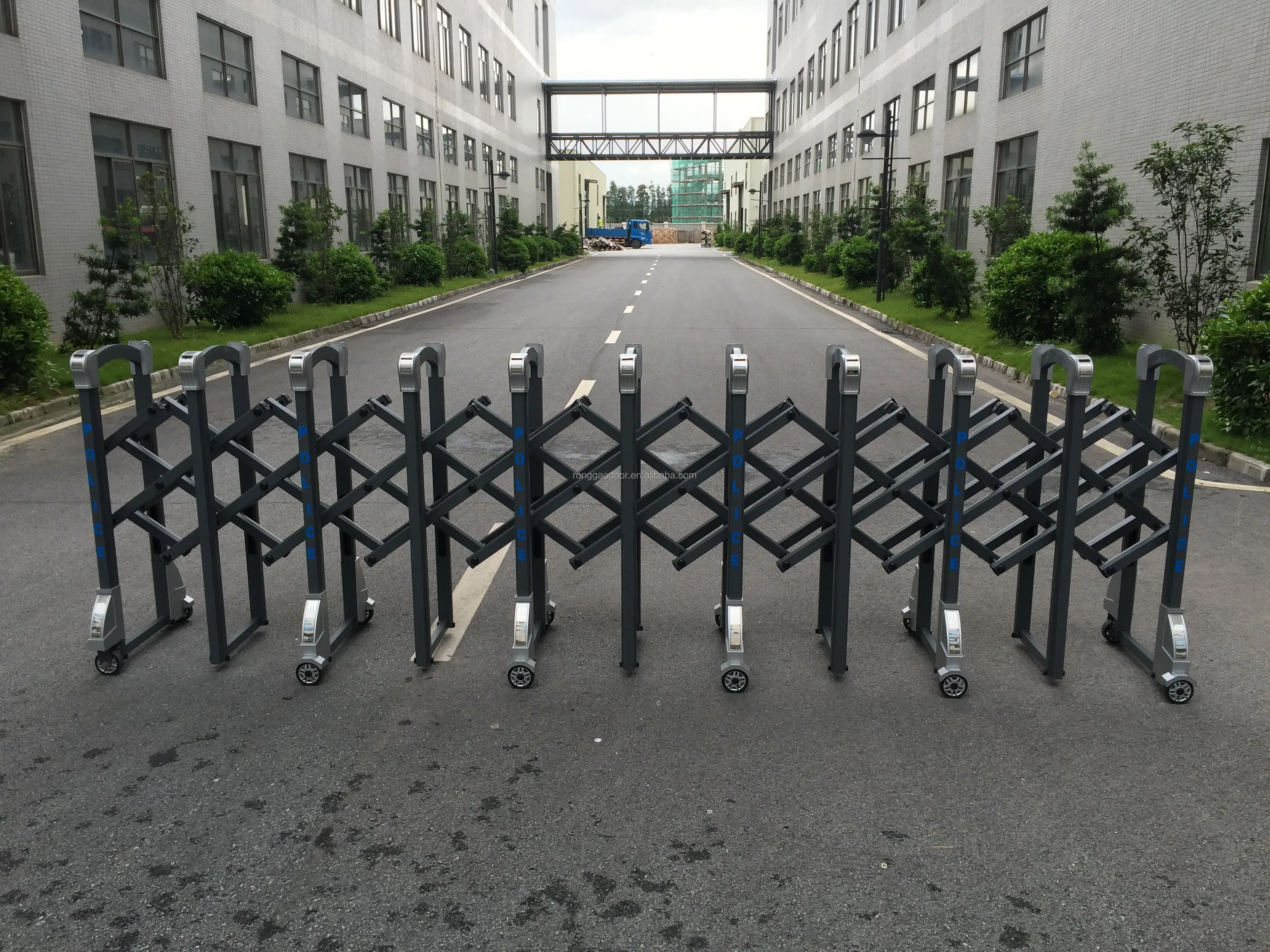 手动栅栏门的铝人群控制障碍