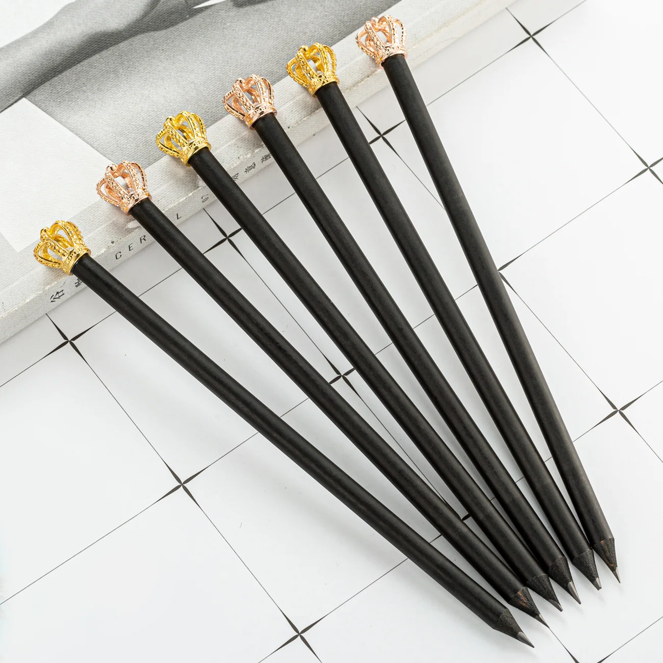 

Customized company logo crystal pencil with crown for gift