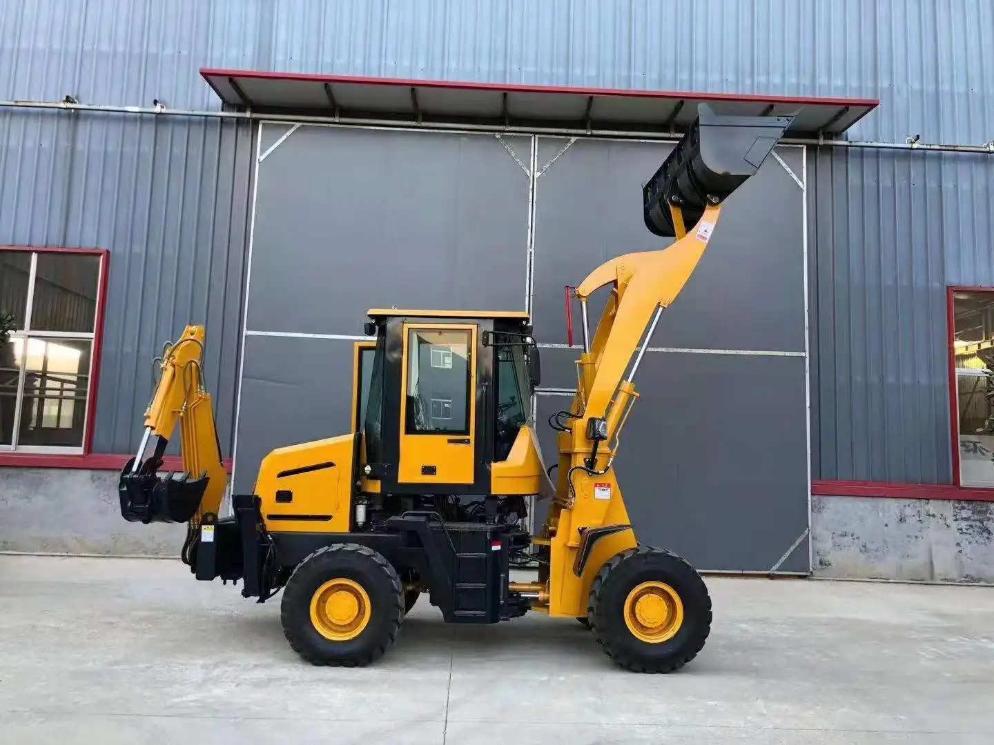China backhoe loader tractor with front end loader and excavator for sale
