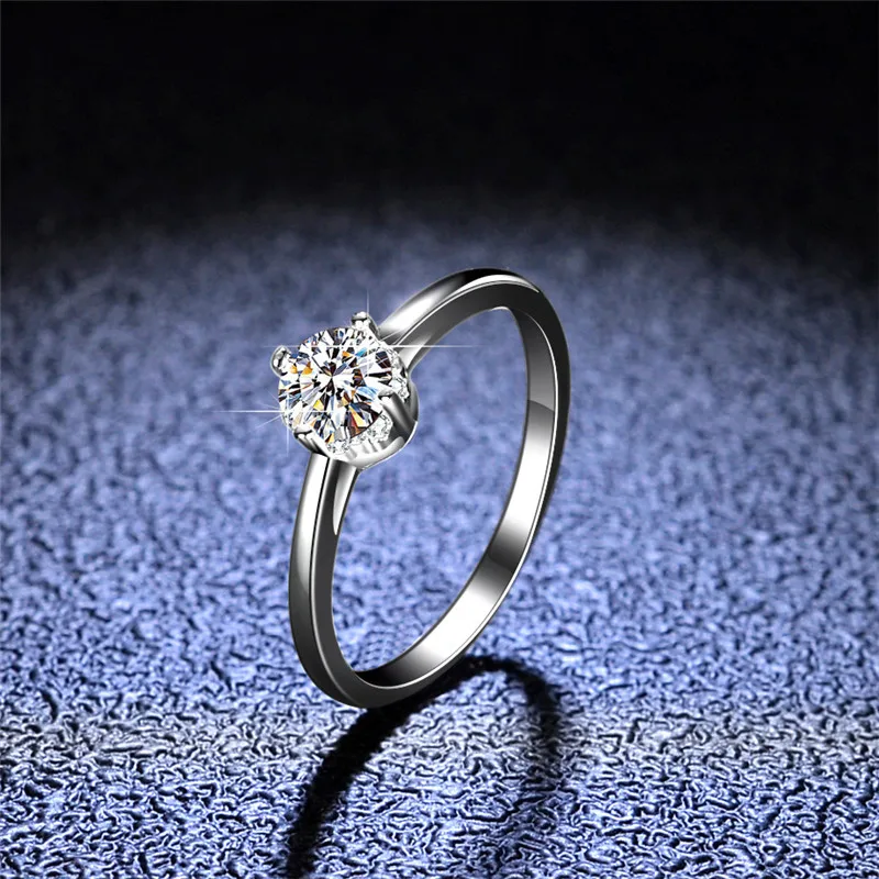 

Silver 925 Original Platinum Plated 0.5 Carat Brilliant Cut Diamond Test D Color Moissanite Round Gemstone Engagement Ring Gift