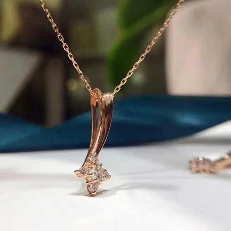 

Shiny geometry Zircon Pendant Necklace For Women Temperament Elegant Jewelry Gifts Clavicle Chain necklace, Picture shows