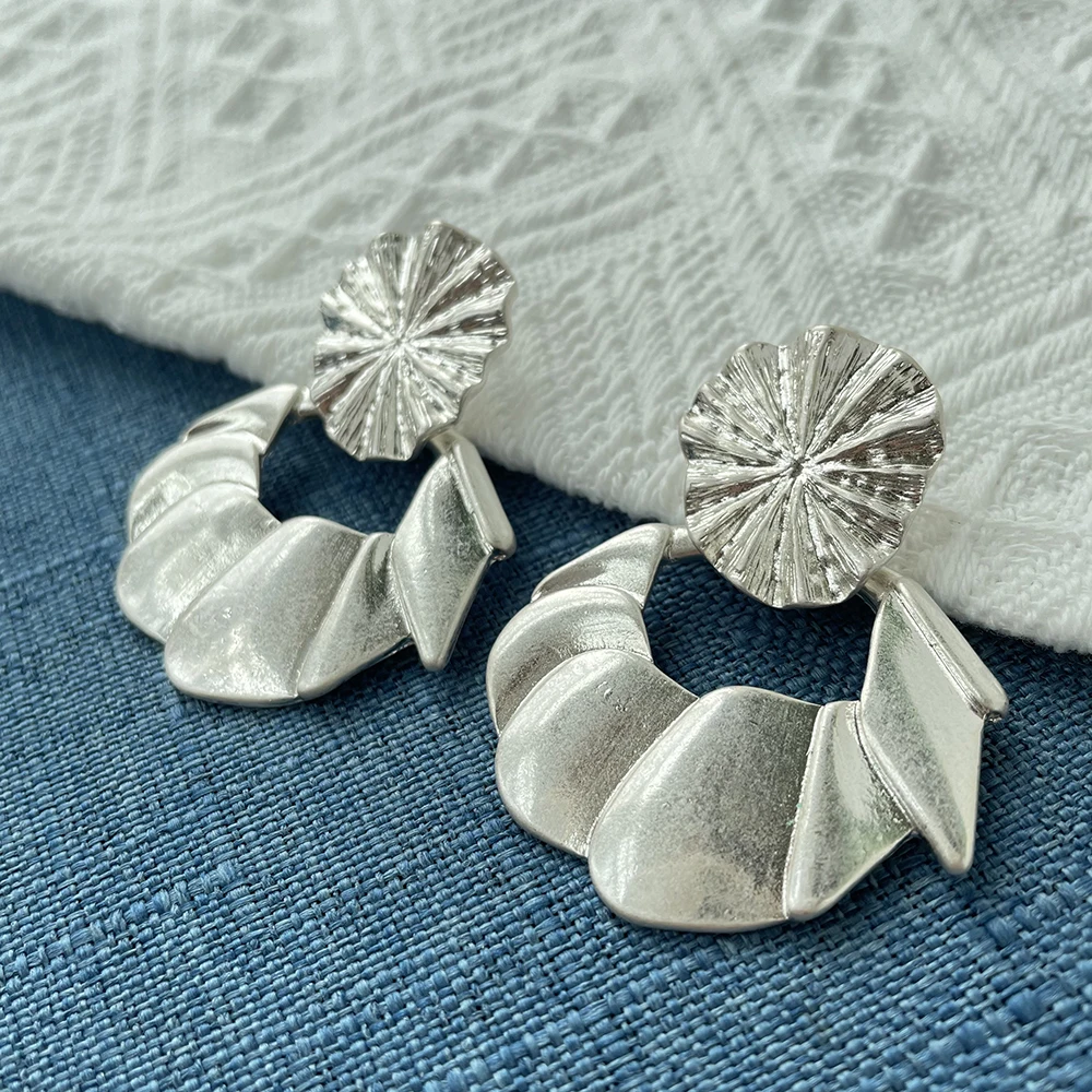 

KITI Wholesale New Design Vintage Irregular Geometric Silver Plated Dangle Earrings