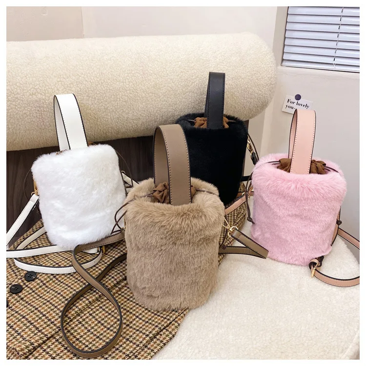 

Luxury Furry Plush Women Purses 2021 Designer New Arrival Fashion ladies Bucket Handbags