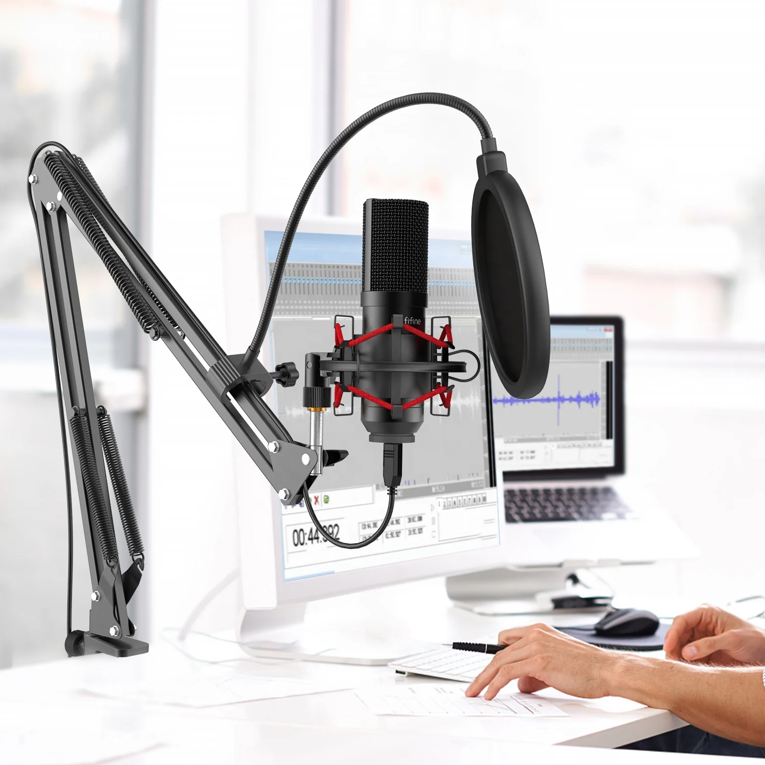 

Fifine T732 Estudio Condenser Mic Streaming Recording USB Cable Computer Microphone With Scissor Arm Stand, Black