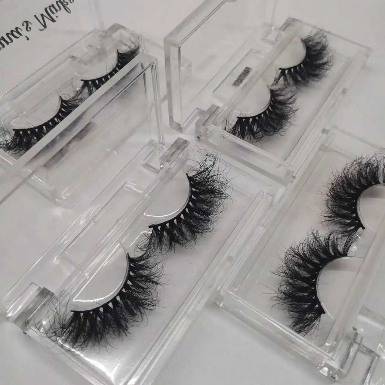 

20mm 25mm Super Fluffy Wild Curly Real Mink Eyelash Vendor Customized Acrylic Clear Lash Case For Fluffy Mink Eyelashes