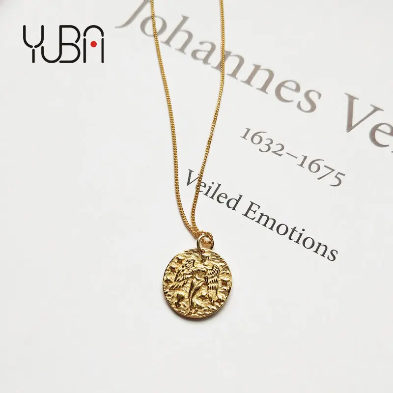 

European fashion brand jewelry, European and American 925 sterling silver embossed dream baroque necklace short ne