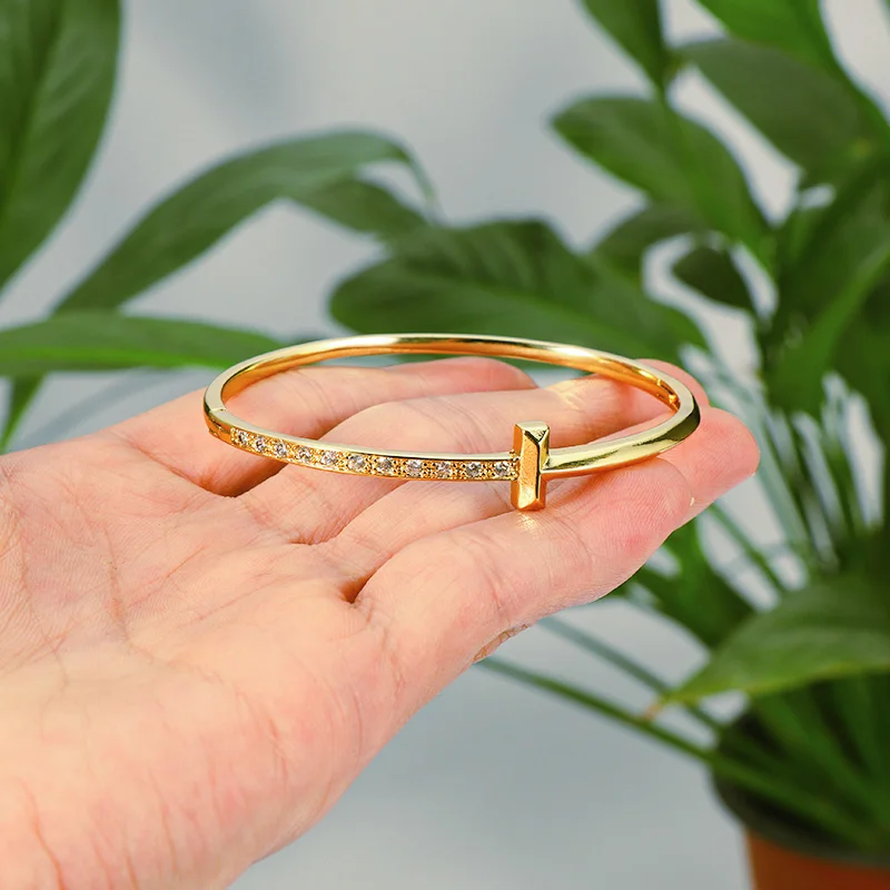 

2022 Fashion Women 18K Real Gold Plated Zircon T Letter Bangle