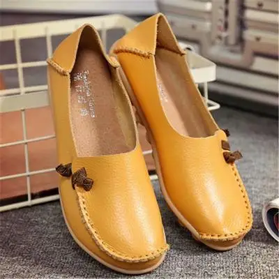 

Fashion Women Slip On Spring Korean Style Genuine Leather Flats Soft Bottom Peas Mother's Shoes