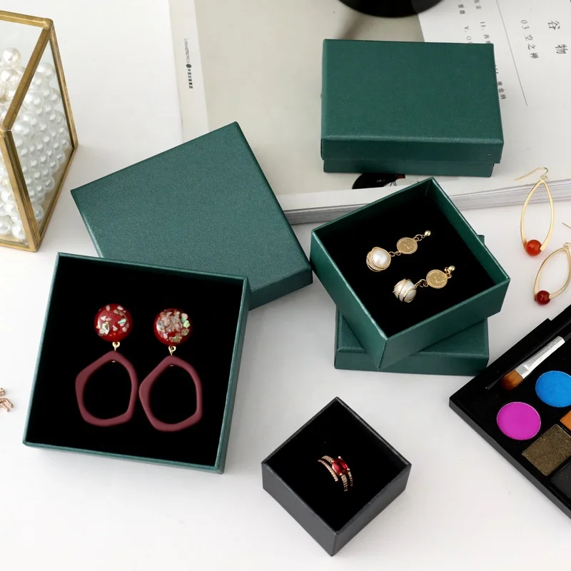 

Custom Jewelry Gift Boxes Elegant Green Necklace Box Jewelry Packaging
