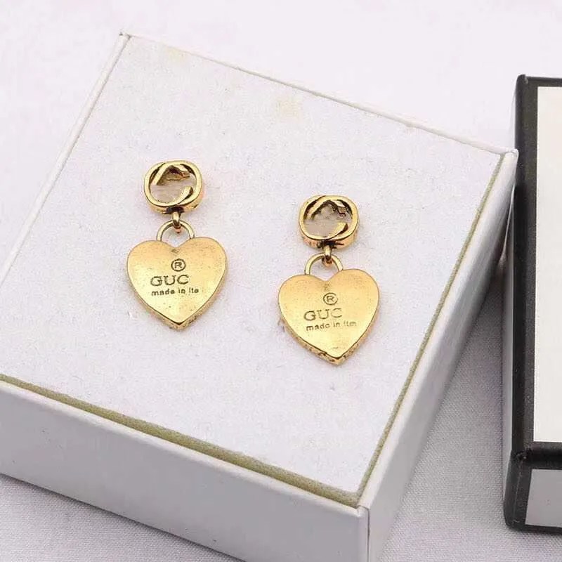 

2021 new European and American retro earrings fashion G letter love earrings, Picture shows