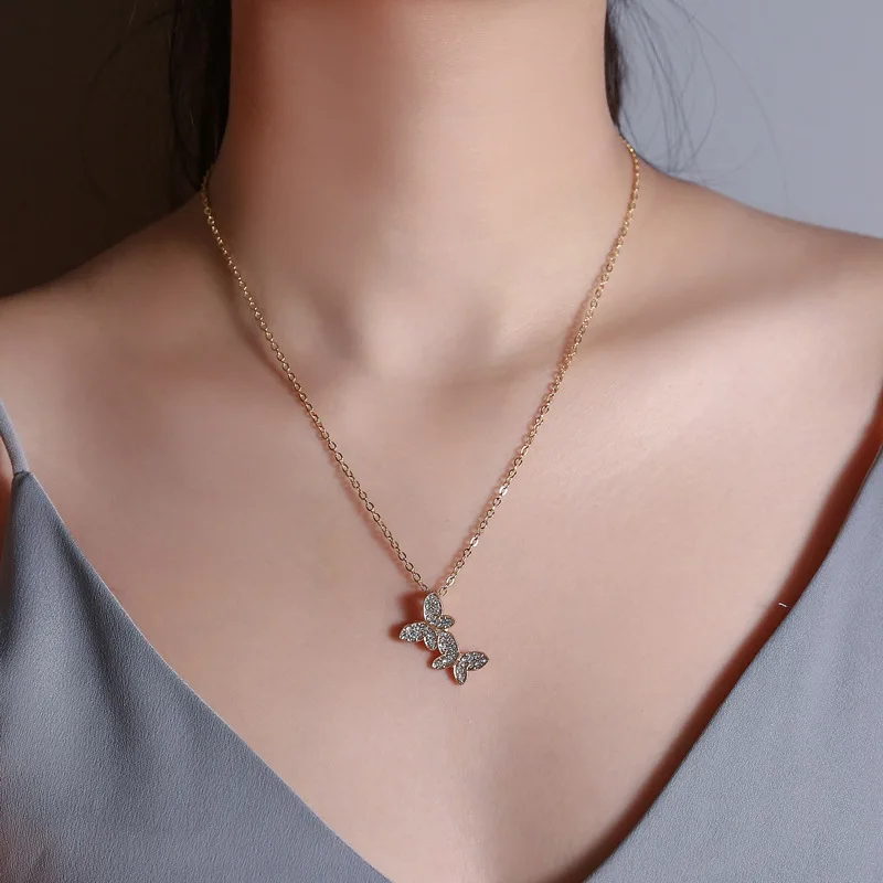 

2020 Korean new full diamond butterfly pendant necklace women simple necklace wholesale (KNK5253), Same as the picture