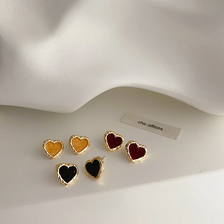 

Vershal Cute Style 18K Real Gold Plated Arcylic Love Heart Earrings For Women 2021