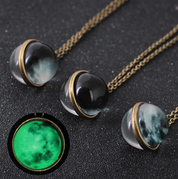 

NEULRY 2021 Retro Glass Luminous Starry Sky Pendant Glowing Jewelry Moon Necklace