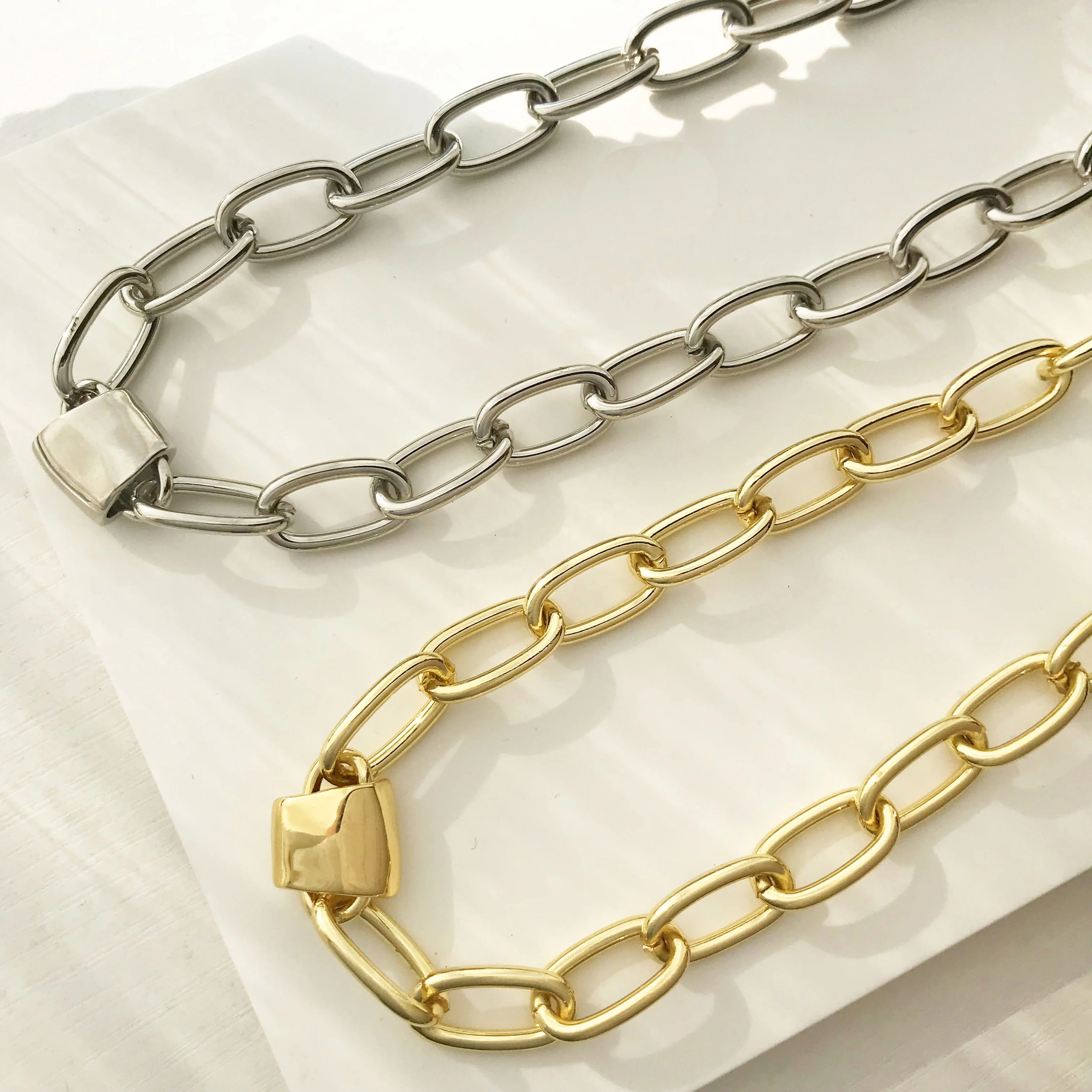

Eico Hip-Hop Design Rapper Gold And Silver Chain Necklace For Both Men And Women