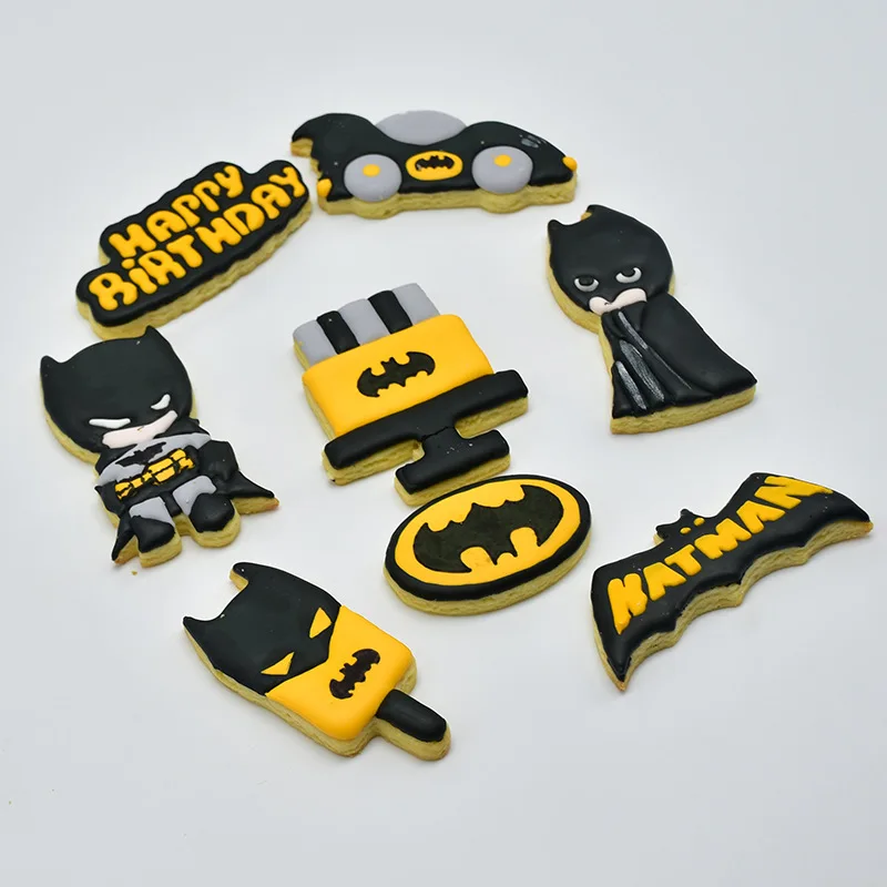 

DIY Baking Batman Shaped Cake Decoration Fondant Cookie Mold Chocolate Clay Plastic Cookie Cutter Mold Baking Pastry Cake