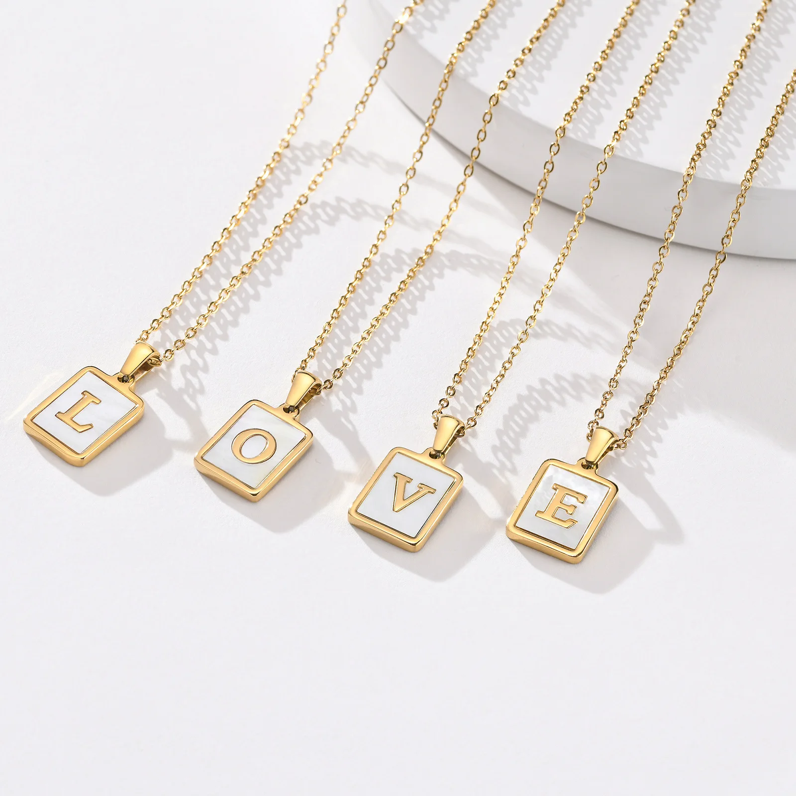 

18K Gold Stainless Steel Alphabet Letters A-Z Initial Necklace For Women White Rectangle Shell Alphabet Pendant Necklace