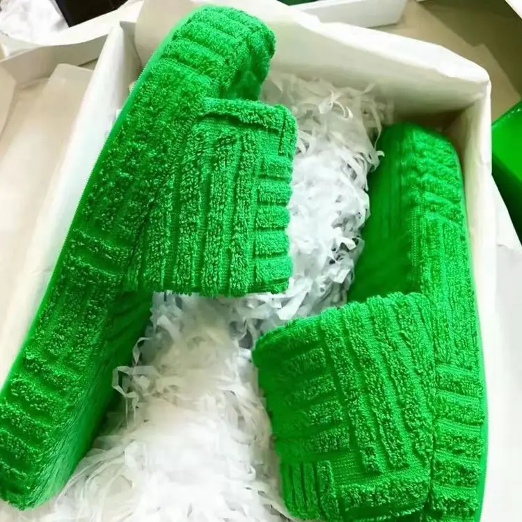 

MD-20091607 2021 New Faux Fur Slippers for Womens Slides Footwear Custom Platform Fashion Fur Slippers Woman Shoes