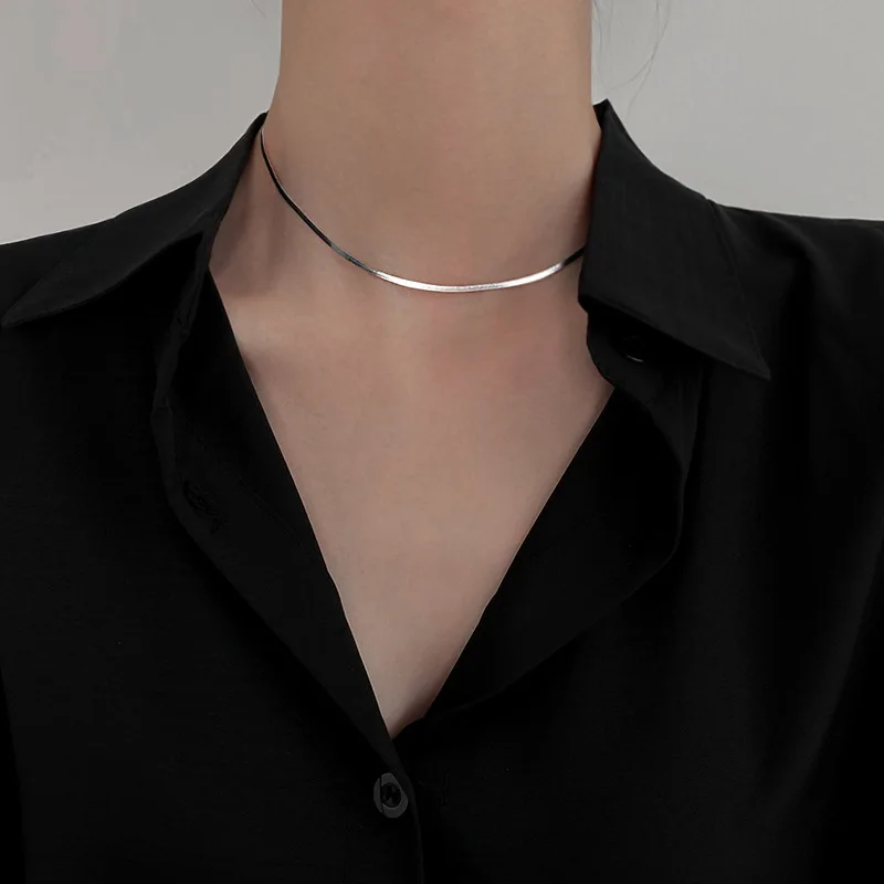 

S925 sterling silver plain chain female cold wind INS design necklace senior sense light luxury flat snake bone chain, Golden, white goldcolor|