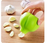 

Flexible Food-grade Kitchen Accessories Round Silicon Garlic Peeler