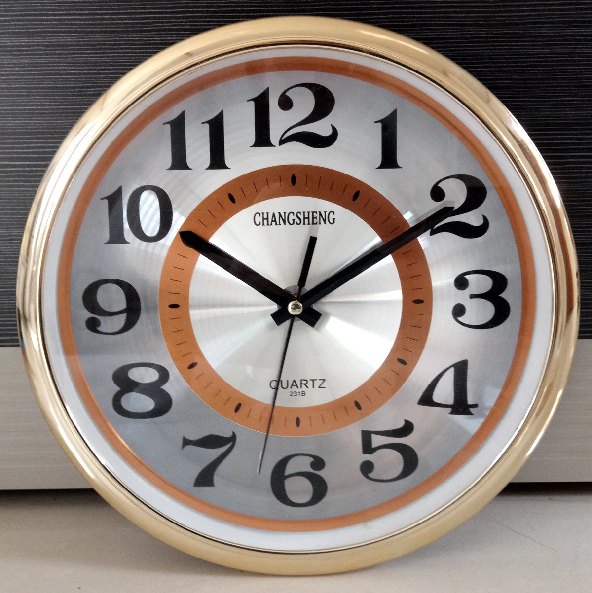 12" Elegant Design Aluminium Face Plastic Wall Clock Buy Plastic Wall