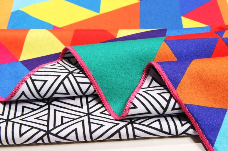 
Custom Square Outdoor Compact Portable Travel Beach Blanket Yoga Mat Quick Dry Microfiber Printed Sand Free Beach Towel 