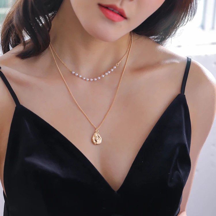 

Minimalist Double Layered Gold Pearl Chain And Concave Convex Drop Zinc Alloy Choker Necklace For Summer Beach Women