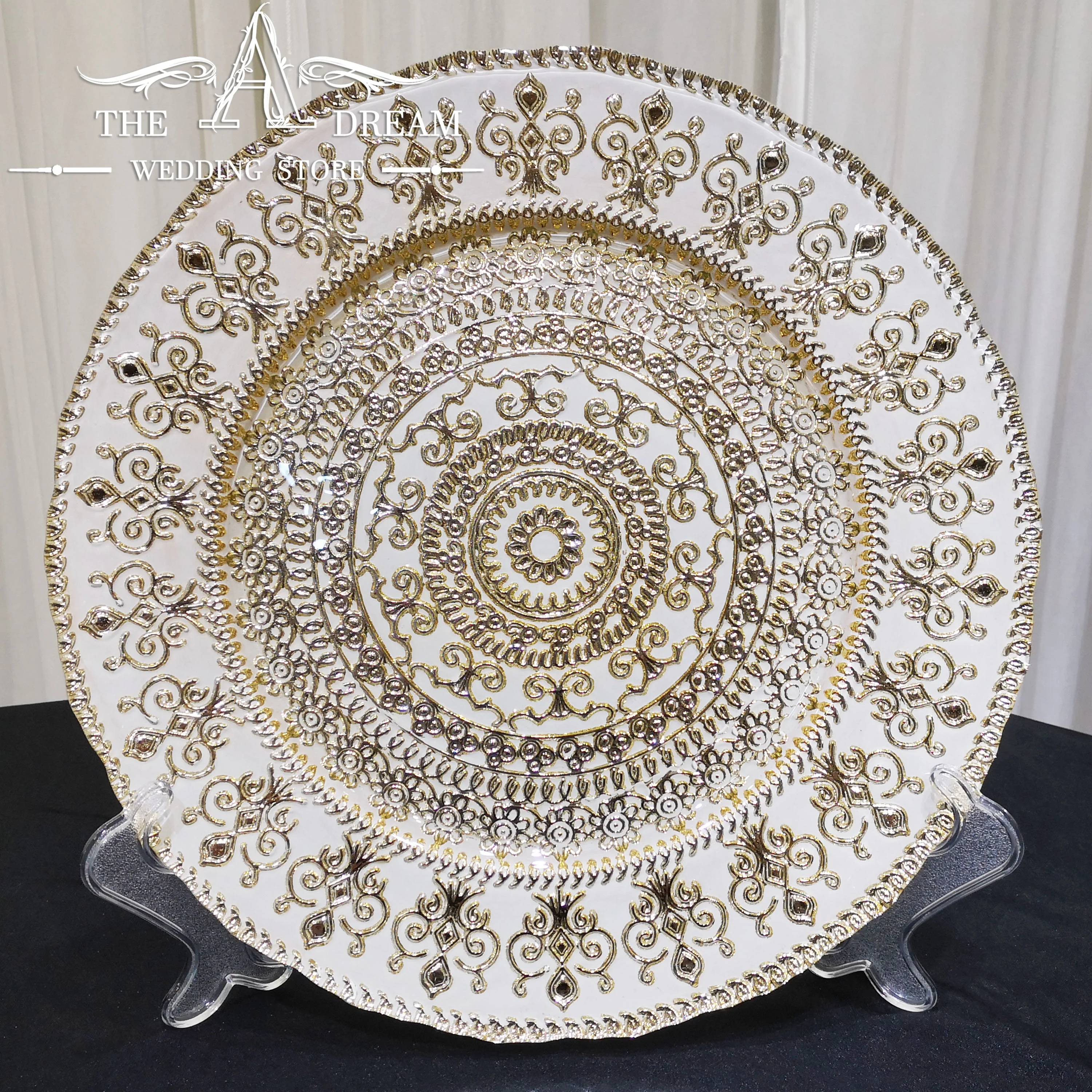 

GCP-0003 Glass Charger Plate 33cm Luxury Wedding Glass Charger Plate / Plato de boda From The A Dream Wedding Store, White and golden