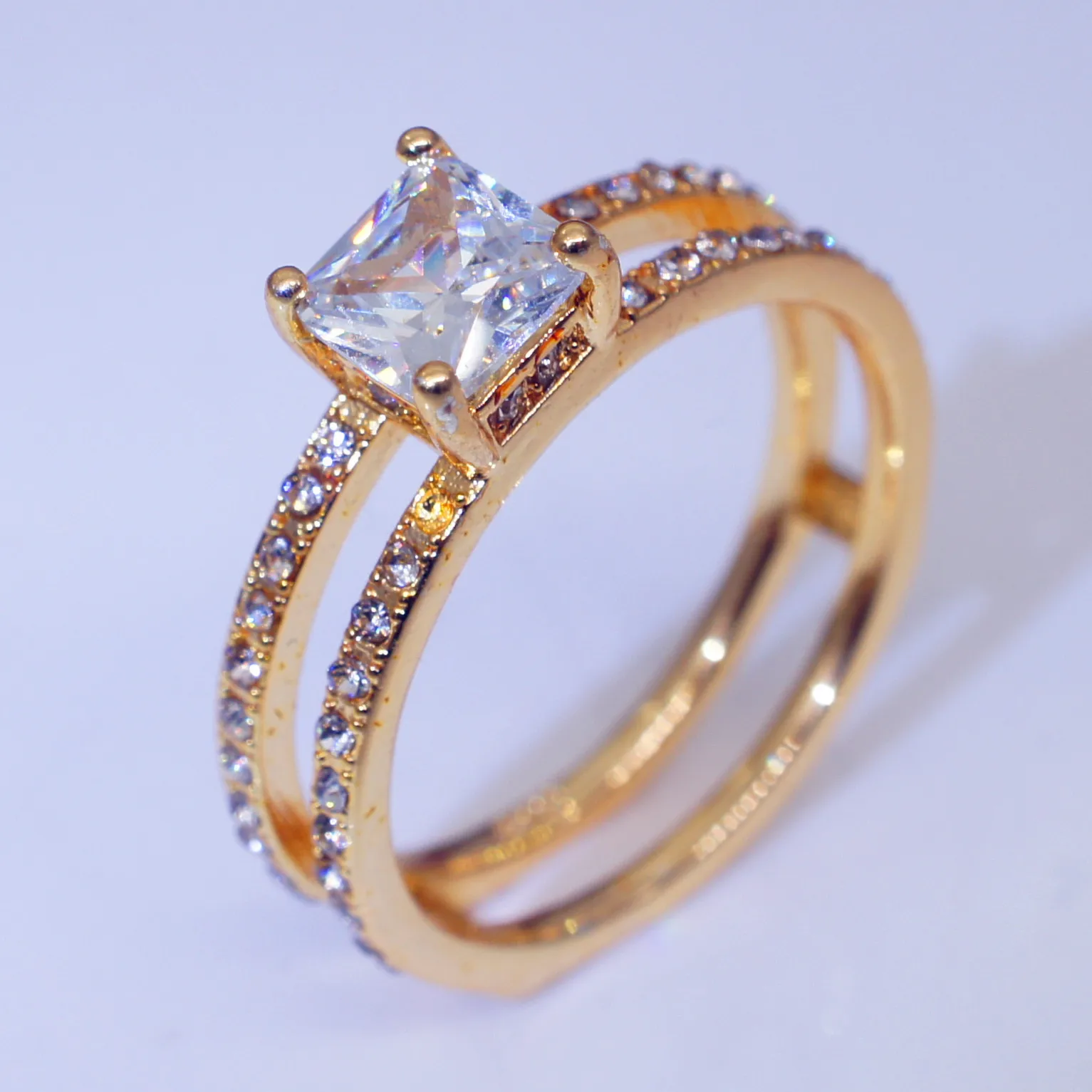

Diamond Engagement Rings Prong Set Diamond Floral Wedding Ring Gold Side Stone Classic for Women Gold Plated Copper Alloy HOYON