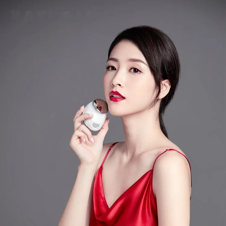 
45 Degree Heat High Frequency Vibration Facial Essence Applicator Massager Silicone Face Washing Brush 