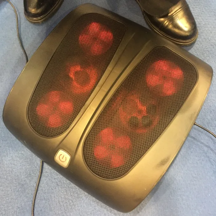 
Electric MASSAGE PILLOW Kneading Shiatsu Massager Neck Waist Shoulder Back Foot Massager Pillow 