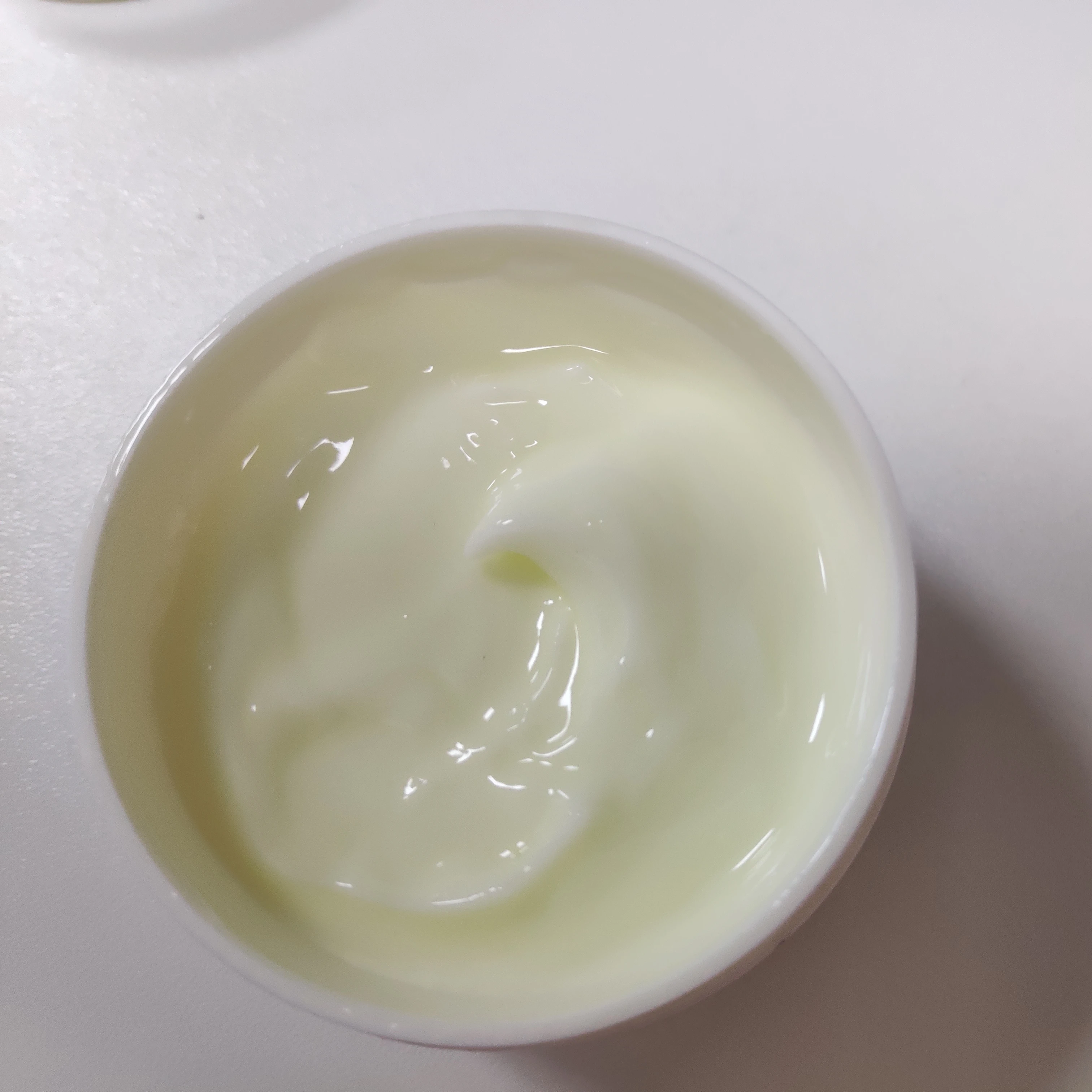 

Private Label Organic Hemp Extract Hemp Seed oil CBD Hemp Pain Cream, Milky white or pale yellow