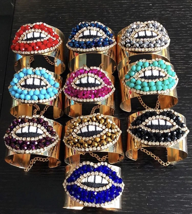 

Hot Popular Competitive Price Personalized Wide Bangle Big Lip Shape Copper Bracelet, Customized