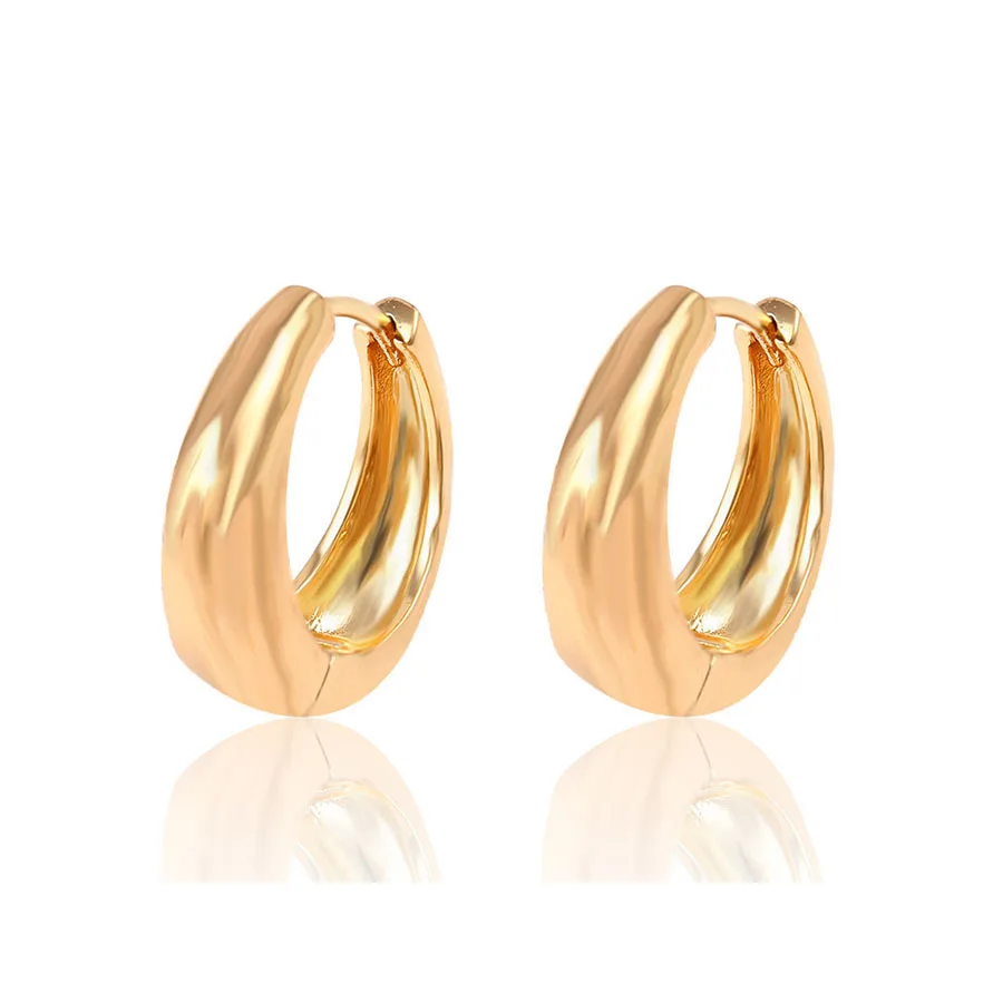 

26933 Xuping Jewelry Hot Sale Fashion Huggies Earring with 18K Gold Plated