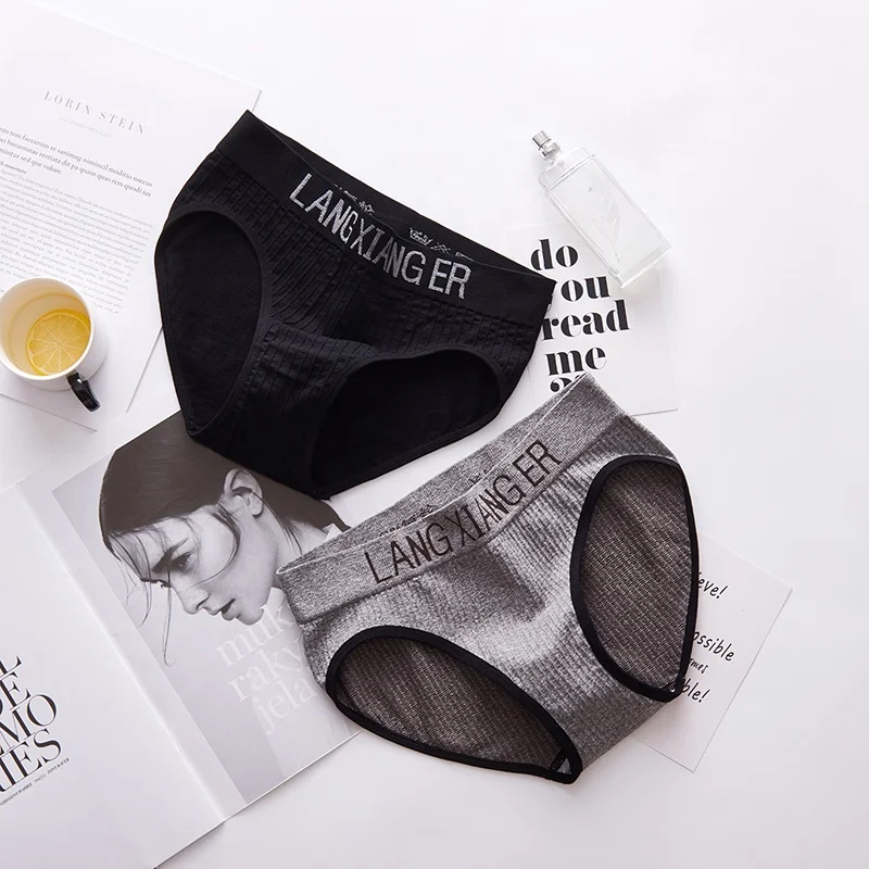 Comfortable Seamless Bulk Women  Underwear Panties for Women Sexy Briefs and Hipster